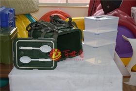 <

{$item[title]}>