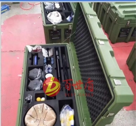 <

{$item[title]}>